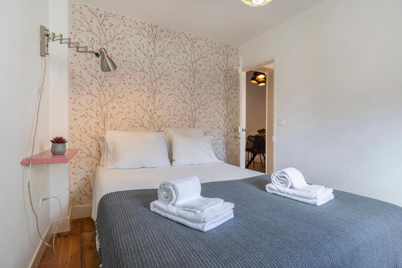 Alfama 2Bdr Duplex Apartment W/ Balcony By Lovelystay Lissabon Buitenkant foto