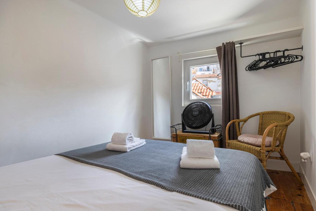 Alfama 2Bdr Duplex Apartment W/ Balcony By Lovelystay Lissabon Buitenkant foto