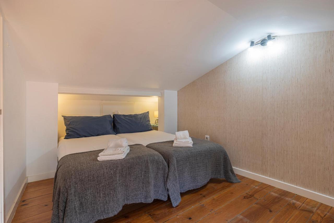 Alfama 2Bdr Duplex Apartment W/ Balcony By Lovelystay Lissabon Buitenkant foto