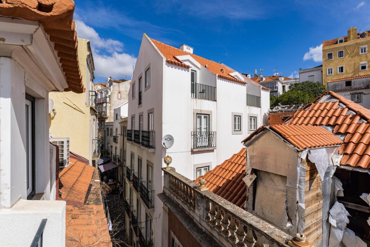 Alfama 2Bdr Duplex Apartment W/ Balcony By Lovelystay Lissabon Buitenkant foto