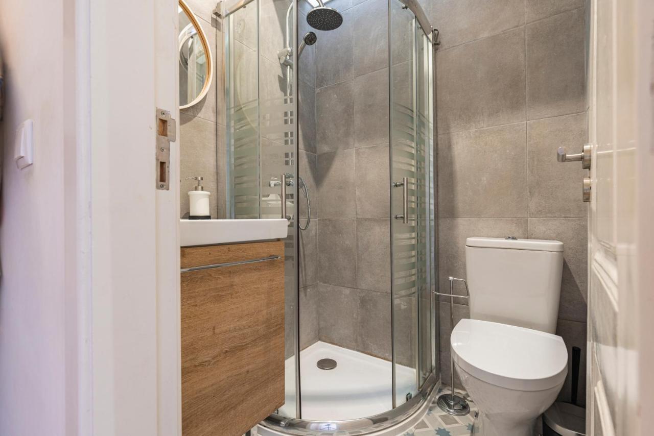 Alfama 2Bdr Duplex Apartment W/ Balcony By Lovelystay Lissabon Buitenkant foto